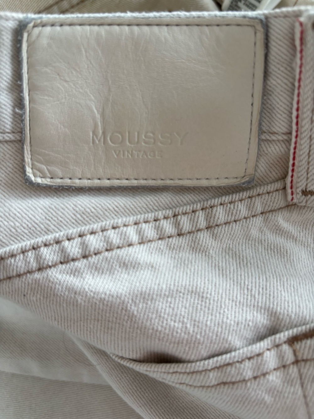 Moussy Women's Straight-Leg Jeans in Off-White - Picture 7 of 14